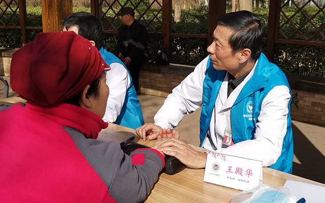 【学雷锋日】球友会在线,球友会（中国）举办“爱满京城，牵手智慧家医”志愿服务活动(图4)